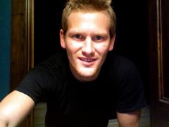 Licensed massage therapist ready to use magic hands on you!, 23