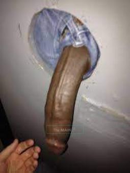 Discreet Gloryhole Open Now????service for discreet men ????????only., 27