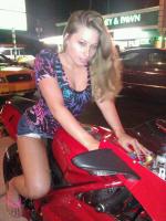 Amazingly alll natural 100% blonde calIfornia bombshell.., 22