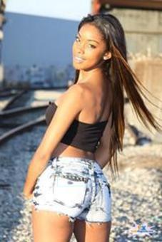 l?»—» ? •• UPSCALE •• ELITE COMPANION •• JULiE ?»—» (last night in town), 21