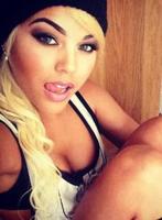â˜Ž ___ ___ __ __ ___ ____ h___ _ o__ __ _t__ __ __ ____ b__ _r__ _u_ __n _ e__t__ t___ e___ Kourtny, 23