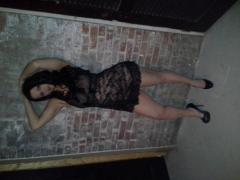 ~!BoLd BuStY bRuNeTtE!~, 22