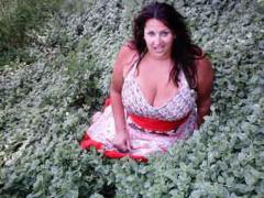 Hot sexy TALL, BUSTY greeneyed goddess