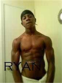 Here for your pleasure....come and enjoy whats in my pants...blk budged jock!