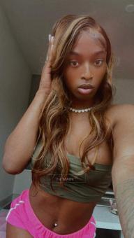 ??Professional Upscale TS Kashmere, 23